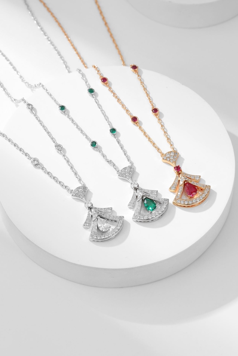 Bv1g*ai necklaces